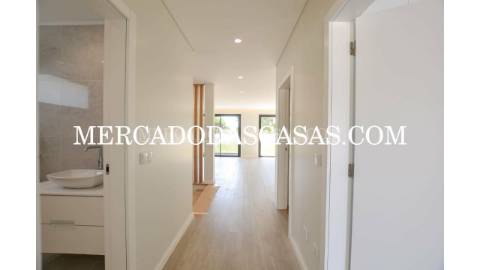 Moradia T4 com Design Moderno e Acabamentos de...