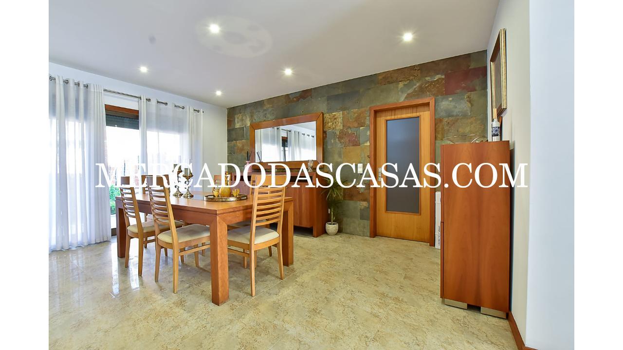 Moradia em Banda em Sanguedo
Moradia T3 em Banda...