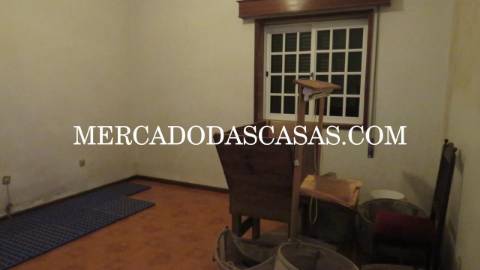 Apresentamos esta excelente Moradia T3, inserida...