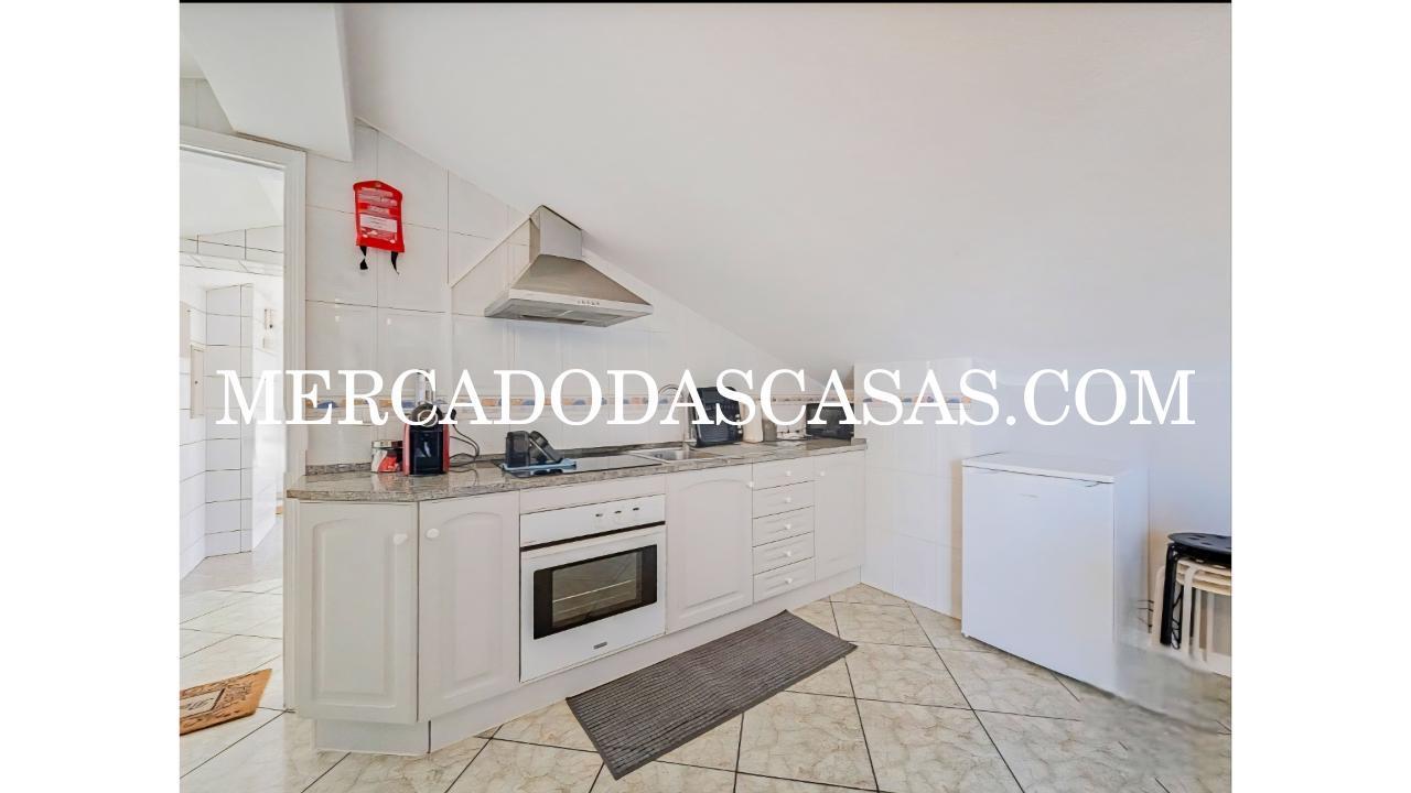 Apartamento T2+1 com Vista Mar na Praia do...