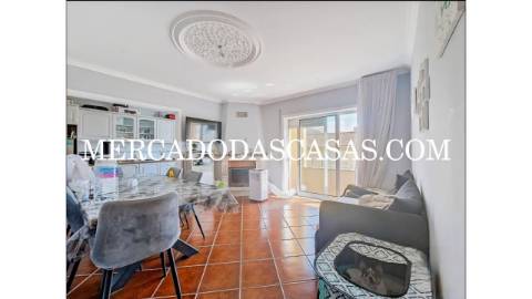 Apartamento T2+1 com Vista Mar na Praia do...