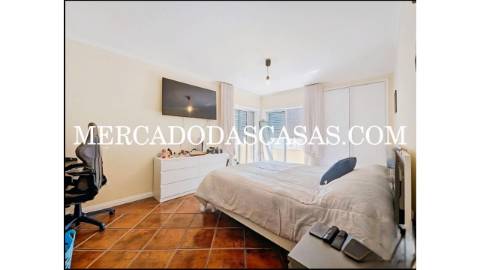 Apartamento T2+1 com Vista Mar na Praia do...