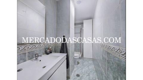 Apartamento T2+1 com Vista Mar na Praia do...