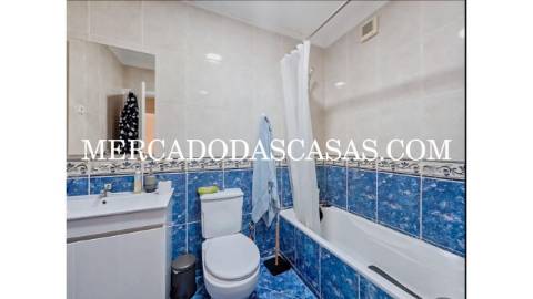 Apartamento T2+1 com Vista Mar na Praia do...