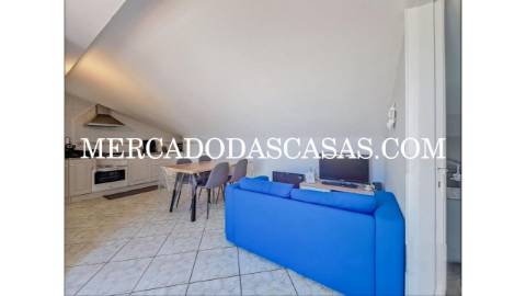 Apartamento T2+1 com Vista Mar na Praia do...