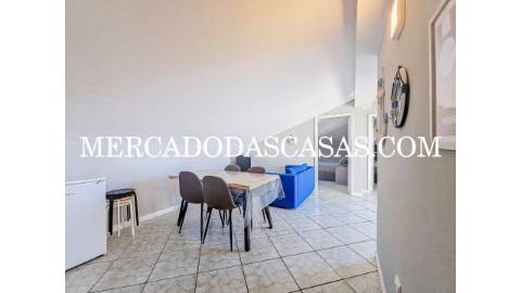 Apartamento T2+1 com Vista Mar na Praia do...