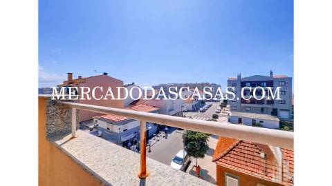 Apartamento T2+1 com Vista Mar na Praia do...