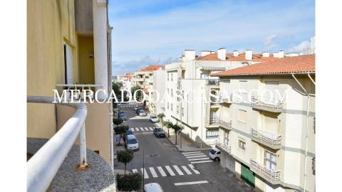 Apartamento T2+1 com Vista Mar na Praia do...