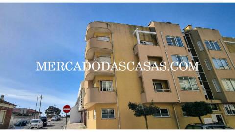 Apartamento T2+1 com Vista Mar na Praia do...