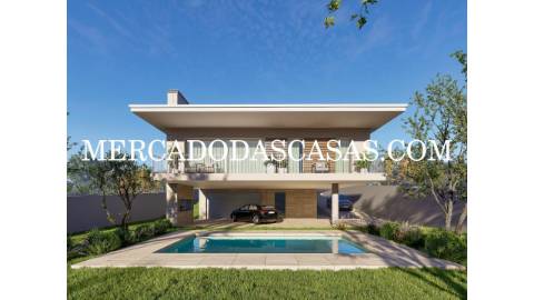 Terreno urbano com 740m2, situado numa...