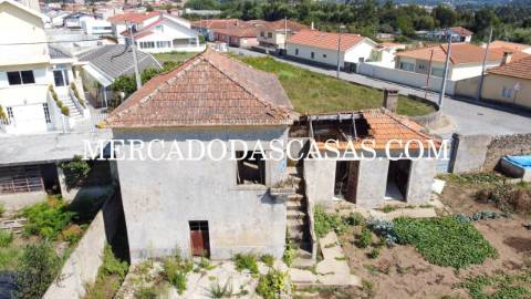 Descubra esta moradia isolada para...