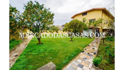 Moradia T4 + s&oacute;t&atilde;o localizada em...