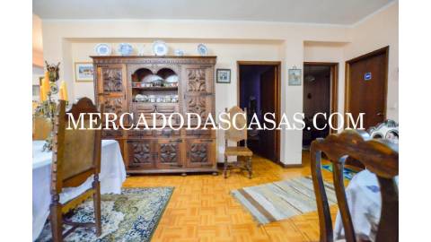 Moradia T4 + s&oacute;t&atilde;o localizada em...