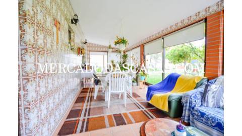 Moradia T4 + s&oacute;t&atilde;o localizada em...