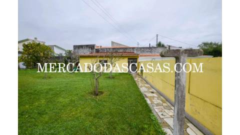 Moradia T4 + s&oacute;t&atilde;o localizada em...