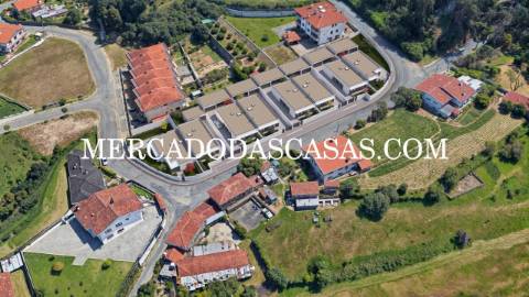 Ao comprar esta fant&aacute;stica Moradia T3 de...