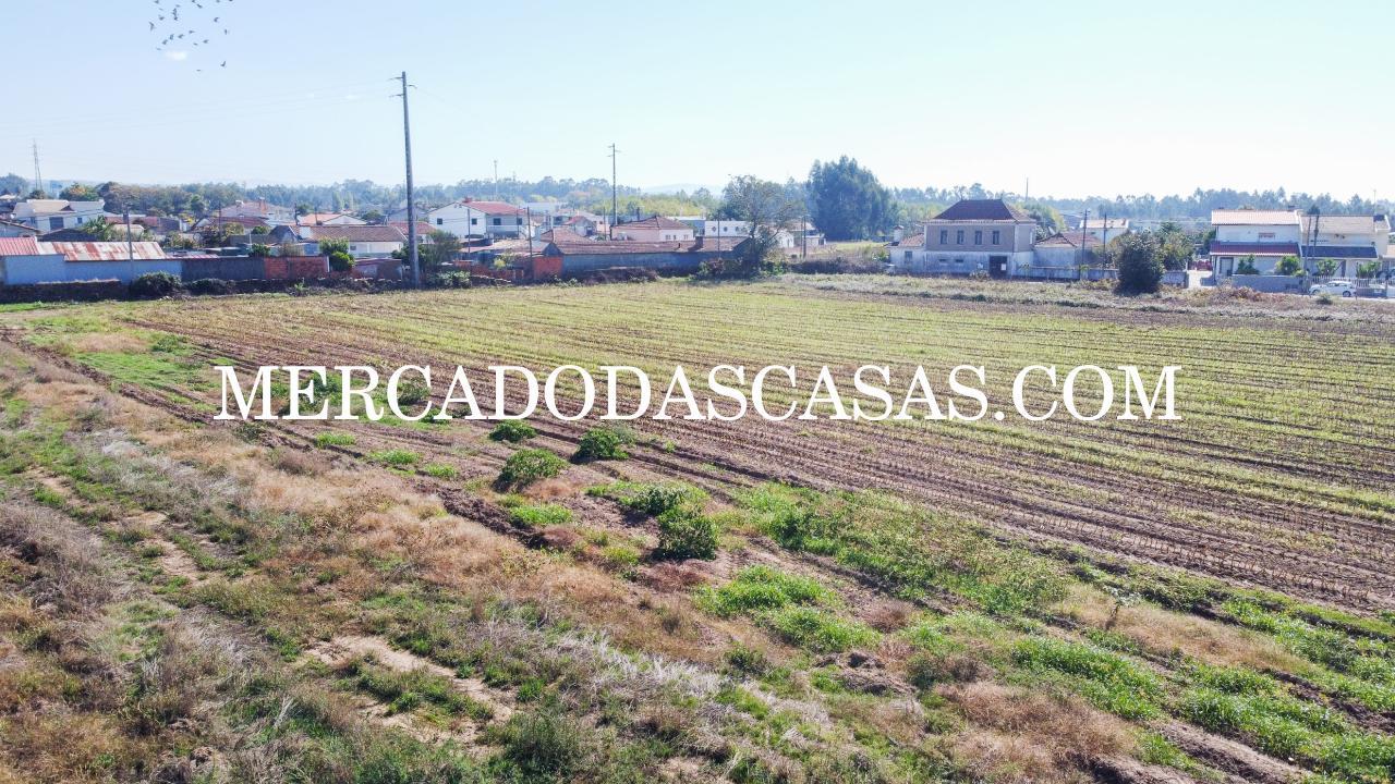 Terreno com artigo rústico e urbano 
 Ao...
