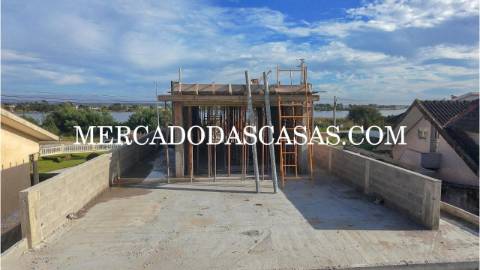 Moradia Isolada com Piscina - Frente à Ria de...