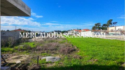 Moradia Isolada com Piscina - Frente à Ria de...