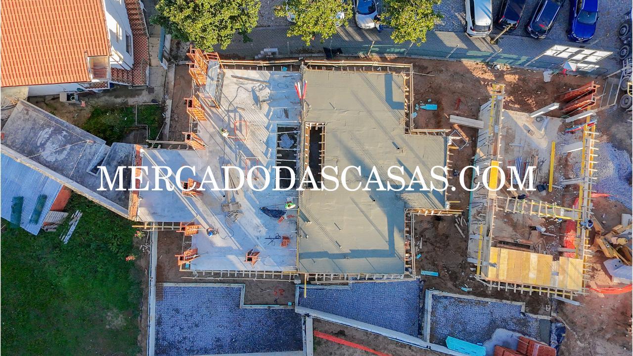Moradias em Constru&ccedil;&atilde;o,...