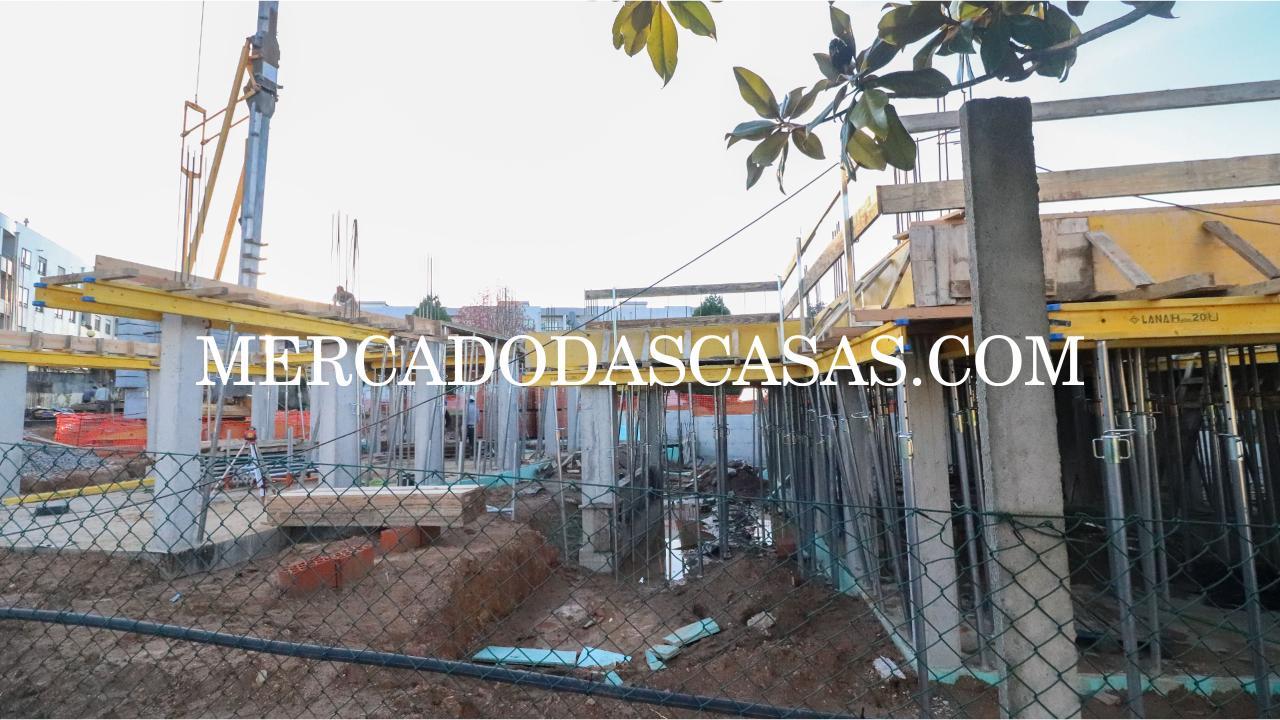 Moradias em Constru&ccedil;&atilde;o,...