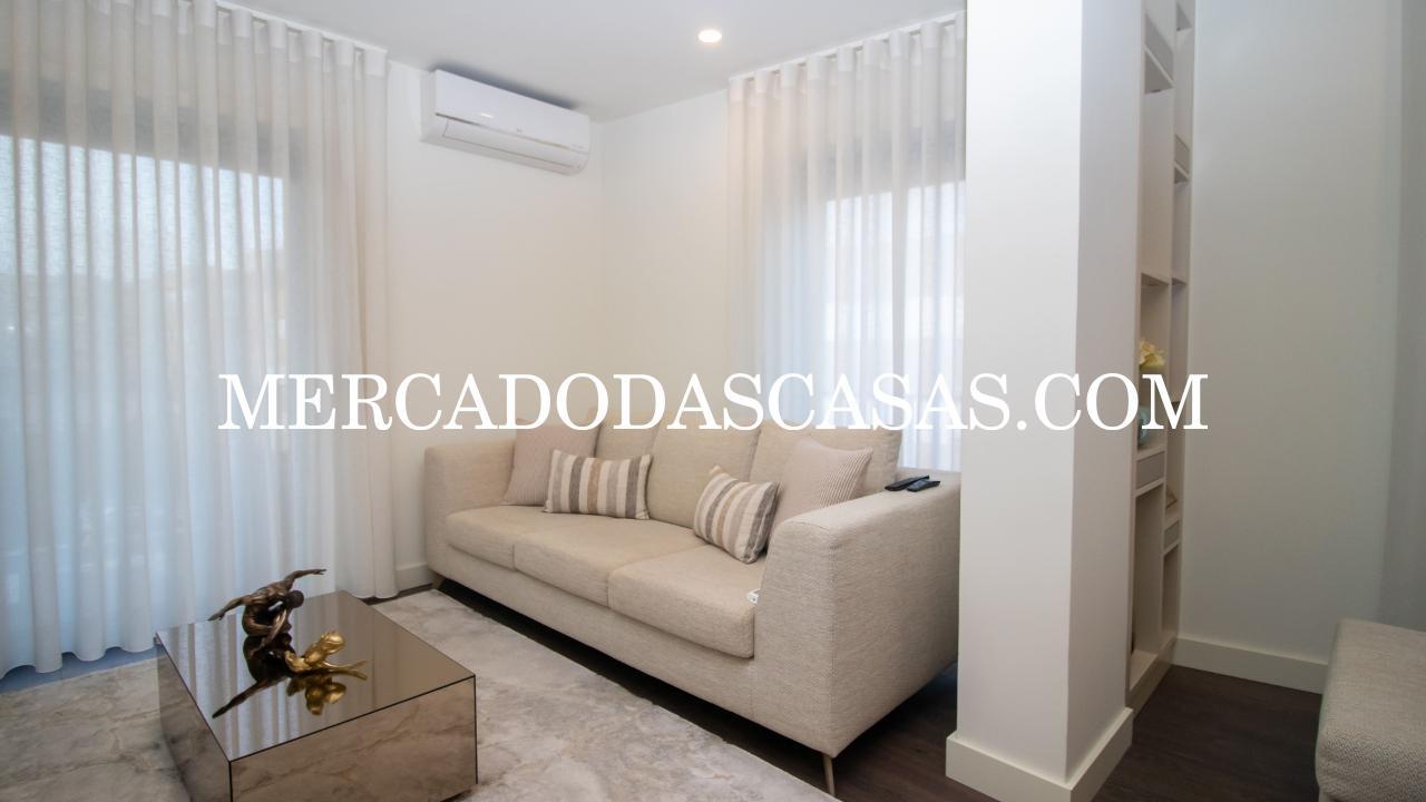 Apartamento T2, com bastante luz natural e...
