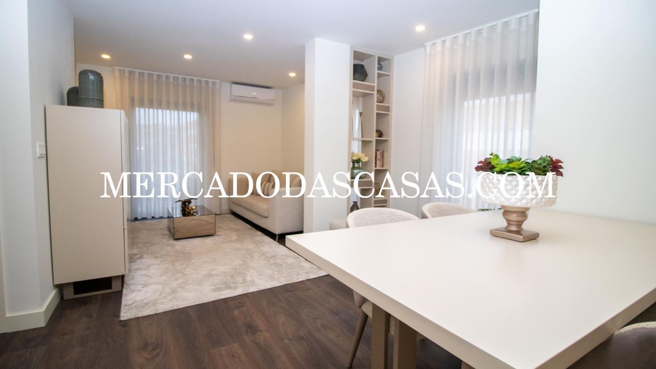 Apartamento T2, com bastante luz natural e...