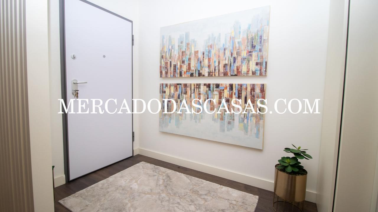 Apartamento T2, com bastante luz natural e...