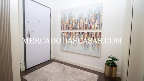 Apartamento T2, com bastante luz natural e...