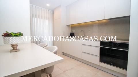 Apartamento T2, com bastante luz natural e...