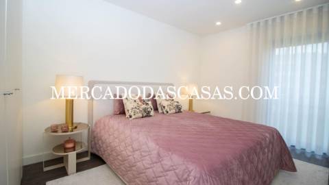 Apartamento T2, com bastante luz natural e...