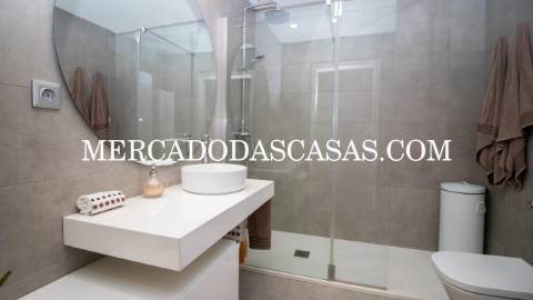 Apartamento T2, com bastante luz natural e...