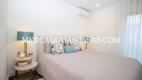 Apartamento T2, com bastante luz natural e...