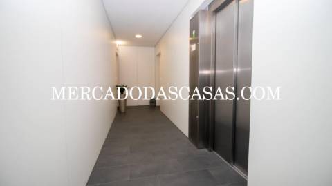 Apartamento T2, com bastante luz natural e...