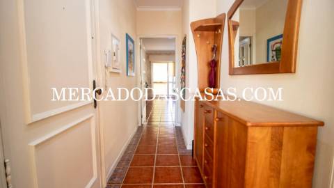 Apartamento T2 inserido em pequeno pr&eacute;dio...