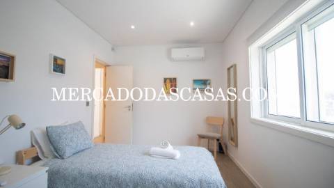 Apartamento T2 Mobilado em Primeira Linha de Mar...