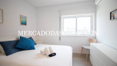 Apartamento T2 Mobilado em Primeira Linha de Mar...