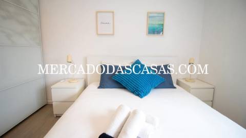 Apartamento T2 Mobilado em Primeira Linha de Mar...
