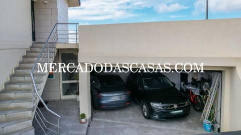 Apartamento T2 Mobilado em Primeira Linha de Mar...