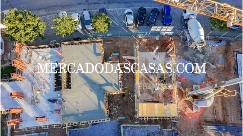 Moradias em Constru&ccedil;&atilde;o,...