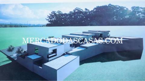 Moradias em Constru&ccedil;&atilde;o,...