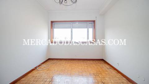 T3 Renovado c/ Garagem &ndash; Centro de Sta...