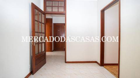 T3 Renovado c/ Garagem &ndash; Centro de Sta...