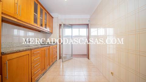 T3 Renovado c/ Garagem &ndash; Centro de Sta...