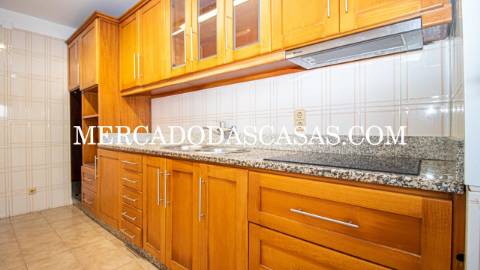 T3 Renovado c/ Garagem &ndash; Centro de Sta...