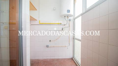 T3 Renovado c/ Garagem &ndash; Centro de Sta...