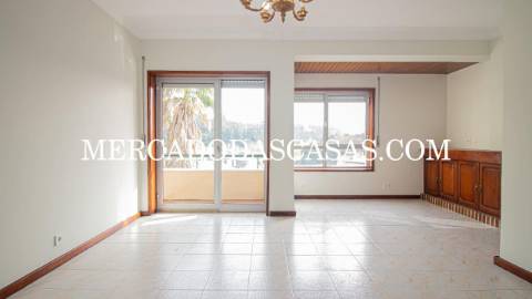 T3 Renovado c/ Garagem &ndash; Centro de Sta...