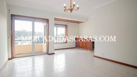 T3 Renovado c/ Garagem &ndash; Centro de Sta...