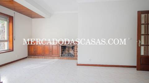 T3 Renovado c/ Garagem &ndash; Centro de Sta...