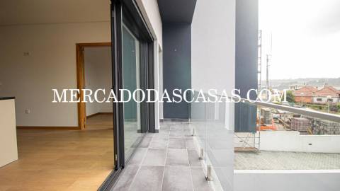 Moradia T3 Nova de tr&ecirc;s frentes em...